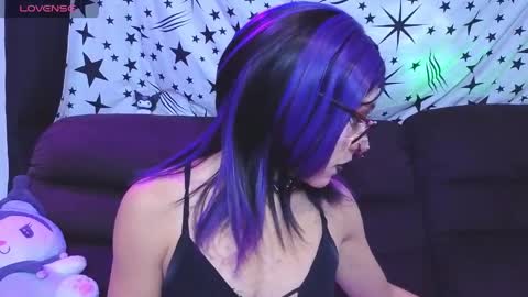 Snapshot of dark_nina__ chatting on 04/25/26, 03:20 dark_nina__ online show from 04/25/26, 03:20