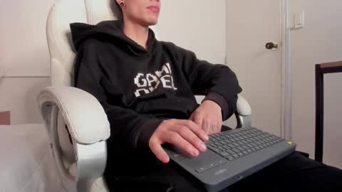 dark_sun333 online show from 09/14/25, 08:52