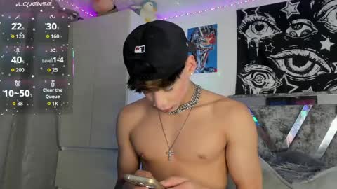 Snapshot of darkboy26_ chatting on 04/17/26, 12:46 Blake online show from 04/17/26, 12:46