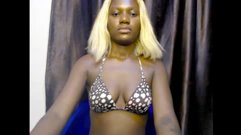 Snapshot of darkchocoxx chatting on 09/26/25, 11:09 sexygal online show from 09/26/25, 11:09