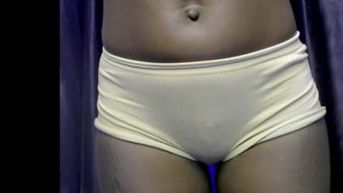 Snapshot of darkchocoxx chatting on 09/28/25, 11:43 sexygal online show from 09/28/25, 11:43