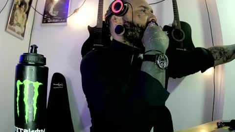 darkclothes online show from 12/22/24, 11:41