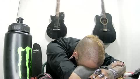 darkclothes online show from 12/23/24, 02:45