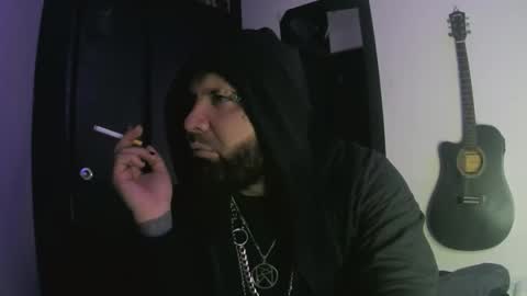 darkclothes online show from 01/05/25, 07:28