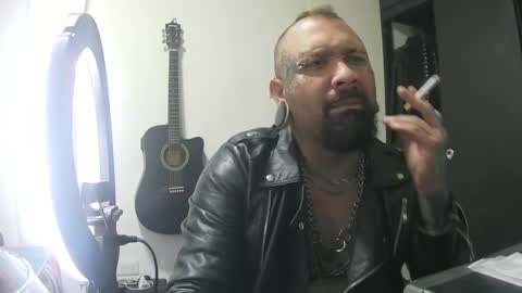 darkclothes online show from 01/19/25, 05:58