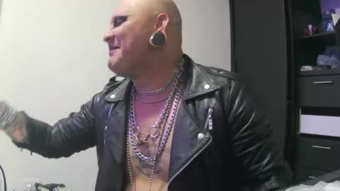 darkclothes online show from 01/19/25, 09:01
