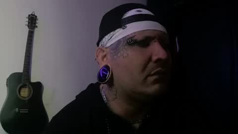 darkclothes online show from 01/25/25, 04:13