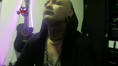 darkclothes online show from 01/25/25, 11:34