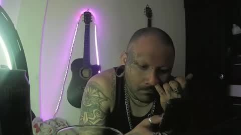 darkclothes online show from 02/02/25, 10:39