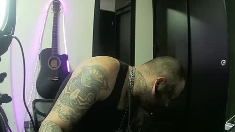 darkclothes online show from 02/08/25, 05:08