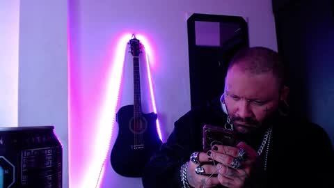 darkclothes online show from 02/13/25, 12:00