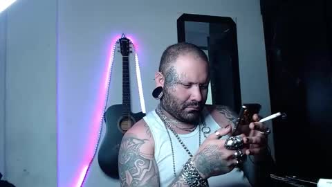 darkclothes online show from 02/15/25, 02:37