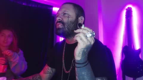 darkclothes online show from 02/26/25, 04:03