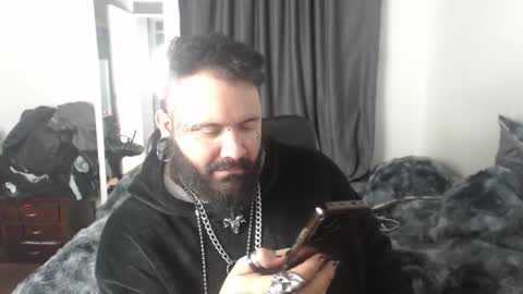 Snapshot of darkclothes chatting on 10/22/25, 02:56 darkclothes online show from 10/22/25, 02:56