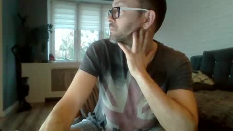 Snapshot of darkhaired34 chatting on 12/13/24, 06:53 darkhaired34 online show from 12/13/24, 06:53