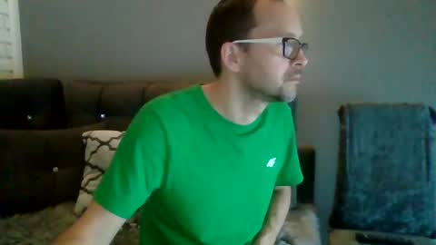 Snapshot of darkhaired34 chatting on 01/05/25, 07:17 darkhaired34 online show from 01/05/25, 07:17