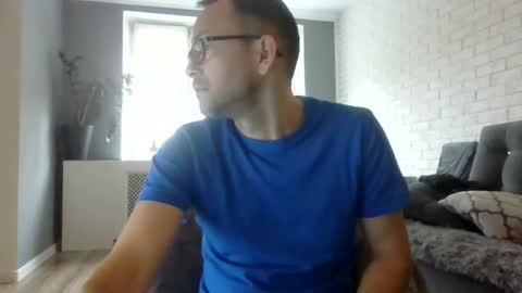 Snapshot of darkhaired34 chatting on 01/23/25, 08:25 darkhaired34 online show from 01/23/25, 08:25