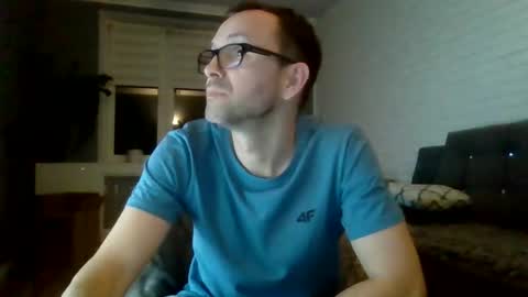 Snapshot of darkhaired34 chatting on 02/08/25, 09:04 darkhaired34 online show from 02/08/25, 09:04