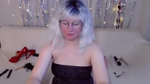 Snapshot of darkheto chatting on 11/08/25, 06:02 Kelly online show from 11/08/25, 06:02