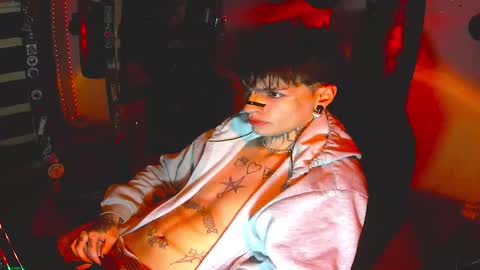   online show from 11/12/25, 06:14