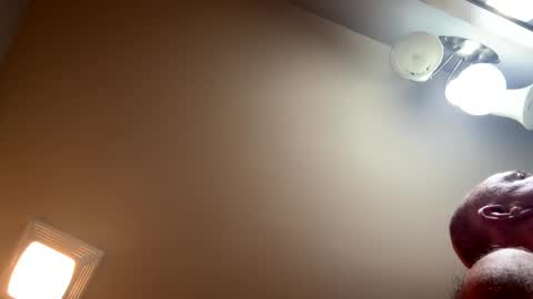 darknite083072 online show from 09/17/25, 02:46