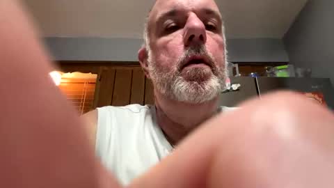 darknite083072 online show from 11/20/25, 03:50