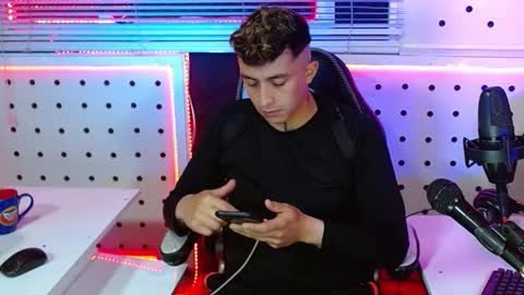 Snapshot of darko0717 chatting on 11/02/25, 05:04 DARKO0717 online show from 11/02/25, 05:04