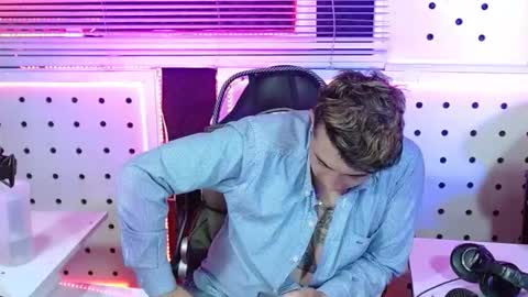 Snapshot of darko0717 chatting on 11/04/25, 11:37 DARKO0717 online show from 11/04/25, 11:37