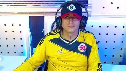 Snapshot of darko0717 chatting on 11/19/25, 01:05 DARKO0717 online show from 11/19/25, 01:05