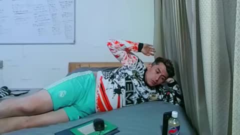 Snapshot of darko0717 chatting on 11/20/25, 01:50 DARKO0717 online show from 11/20/25, 01:50