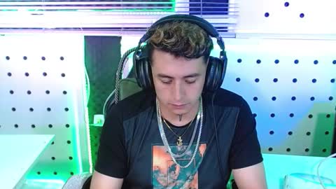 Snapshot of darko0717 chatting on 11/22/25, 12:53 DARKO0717 online show from 11/22/25, 12:53