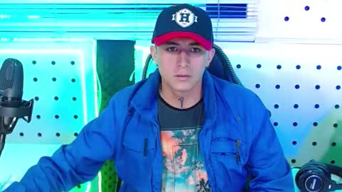 Snapshot of darko0717 chatting on 11/25/25, 01:44 DARKO0717 online show from 11/25/25, 01:44