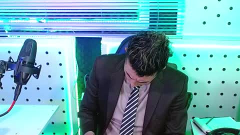 Snapshot of darko0717 chatting on 12/15/25, 11:03 DARKO0717 online show from 12/15/25, 11:03