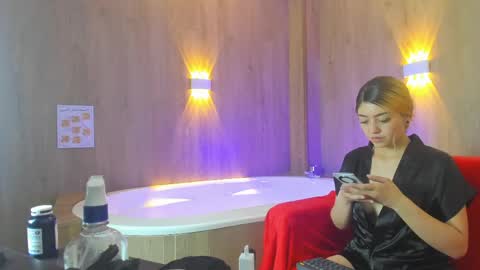 Snapshot of darkromancexx chatting on 06/07/26, 03:43 Jhon y Lucy online show from 06/07/26, 03:43