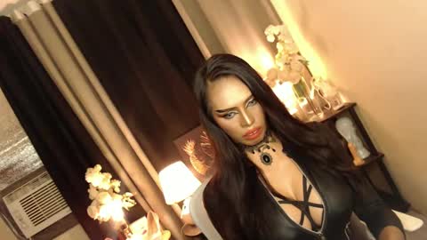 HAPPY BIRTHDAY MISTRESS MADRIANA online show from 03/08/25, 07:05