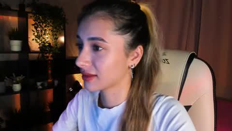 Belle online show from 09/21/25, 04:03