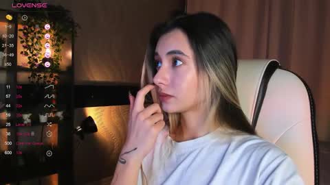 Belle online show from 11/23/25, 03:39