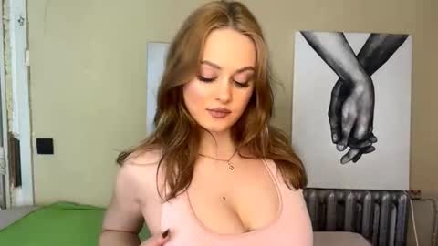 Snapshot of darlenapfirsch chatting on 10/18/25, 10:16 Michelle online show from 10/18/25, 10:16