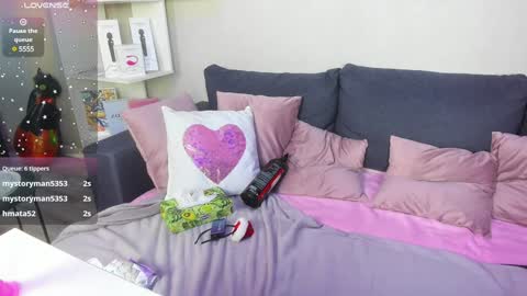 darlenedolce online show from 12/25/24, 12:37