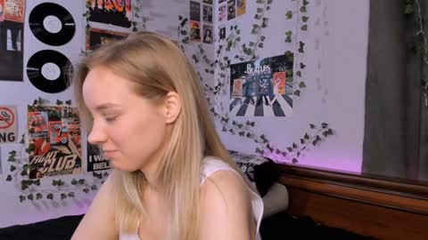 lina online show from 12/06/24, 02:35