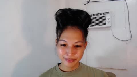 Snapshot of darling_sweetheartxx chatting on 11/04/25, 03:00 YOUR ATHENA online show from 11/04/25, 03:00