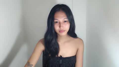 Snapshot of darling_sweetheartxx chatting on 11/12/25, 10:30 YOUR ATHENA online show from 11/12/25, 10:30