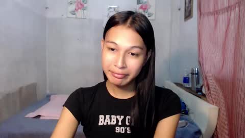 Snapshot of darling_sweetheartxx chatting on 12/17/25, 07:14 YOUR ATHENA online show from 12/17/25, 07:14