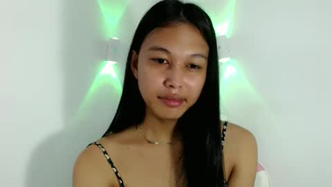 Snapshot of darling_sweetheartxx chatting on 01/12/26, 03:23 YOUR ATHENA online show from 01/12/26, 03:23
