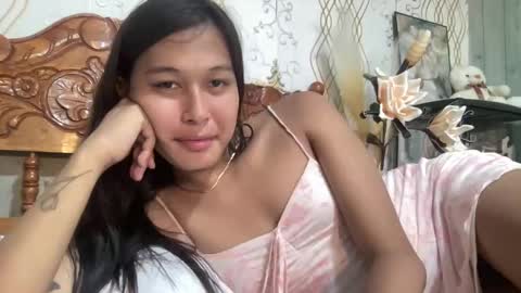 Snapshot of darling_sweetheartxx chatting on 02/28/26, 09:43 YOUR ATHENA online show from 02/28/26, 09:43