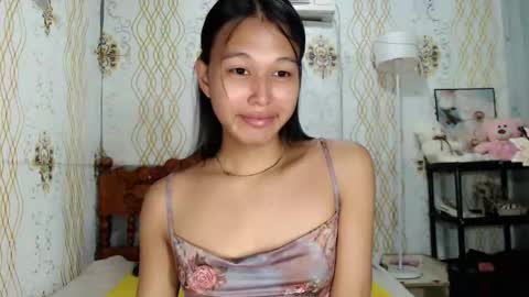 Snapshot of darling_sweetheartxx chatting on 04/24/26, 06:21 YOUR ATHENA online show from 04/24/26, 06:21