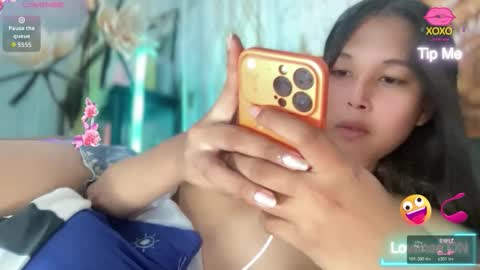 Snapshot of darling_sweetheartxx chatting on 05/20/26, 02:45 YOUR ATHENA online show from 05/20/26, 02:45
