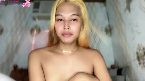Snapshot of darling_sweetheartxx chatting on 06/05/26, 03:24 YOUR ATHENA online show from 06/05/26, 03:24