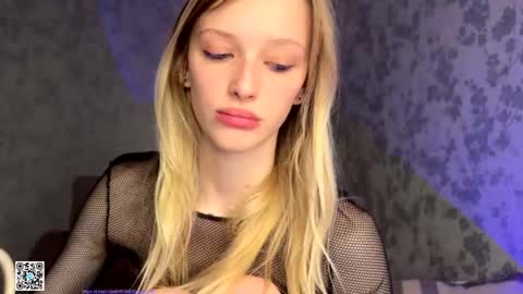 Snapshot of darlingdarinka chatting on 11/08/25, 08:40 D online show from 11/08/25, 08:40