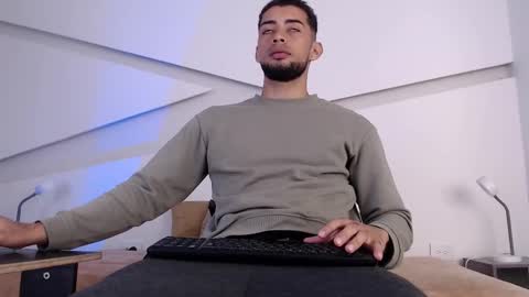 Kael online show from 10/22/25, 01:33